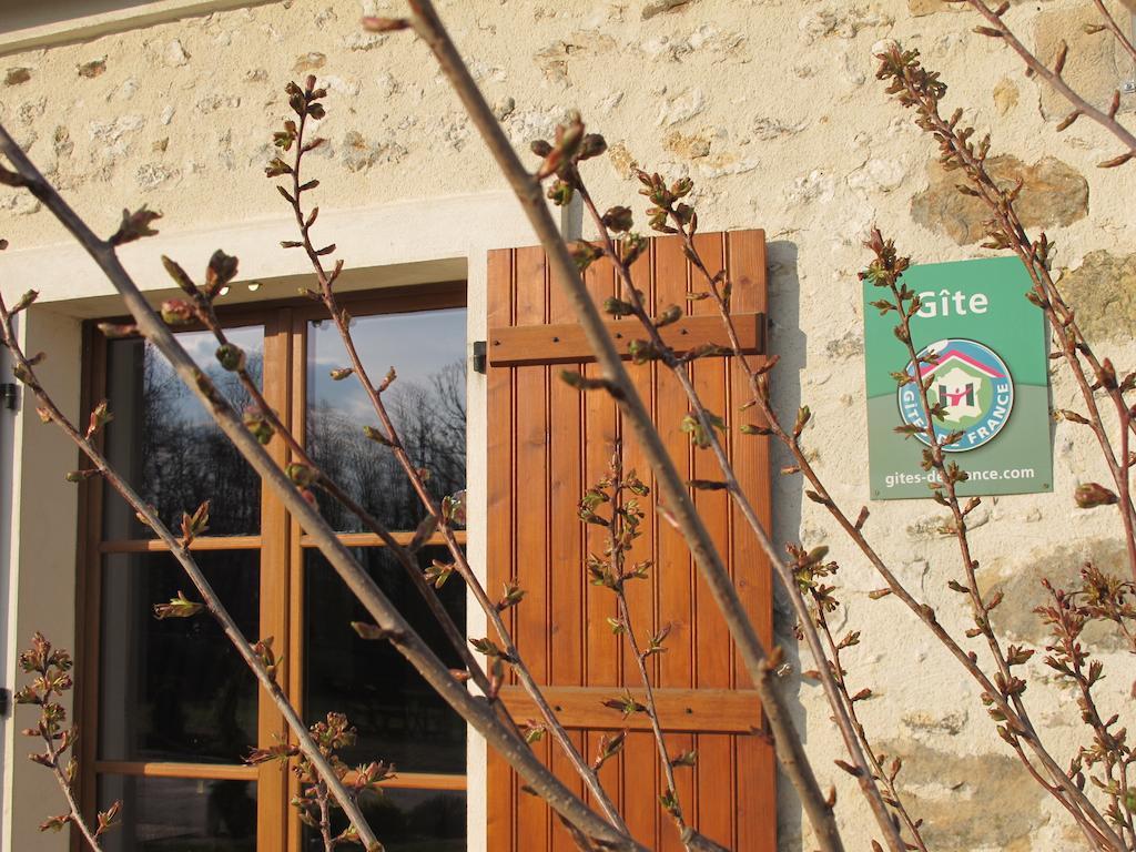 Au Domelia Provinois Hotel Cerneux Kültér fotó