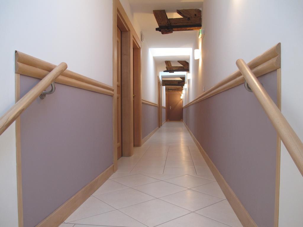 Au Domelia Provinois Hotel Cerneux Kültér fotó